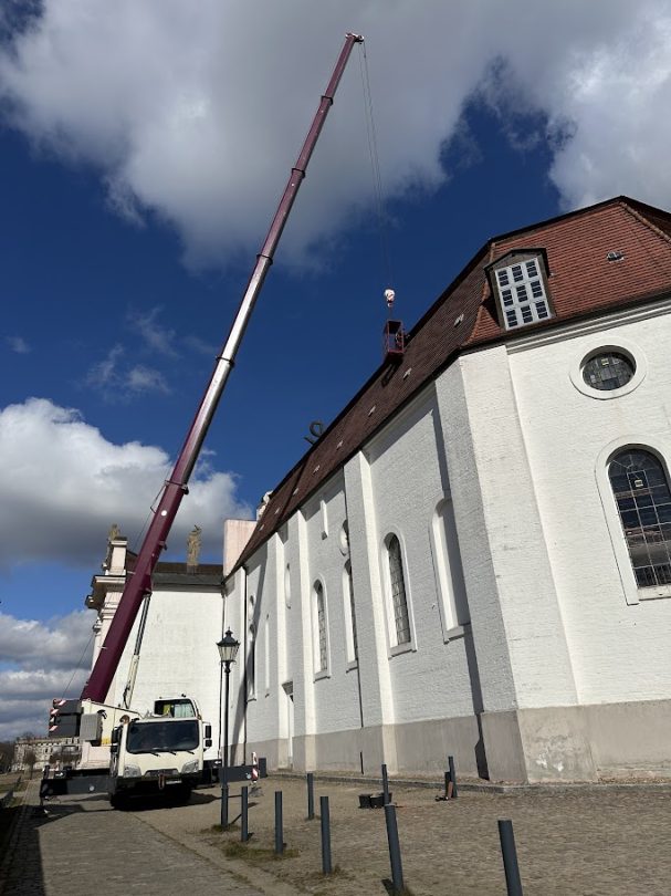 Stadtkirche Ludwigslust: Kontrolle des Daches