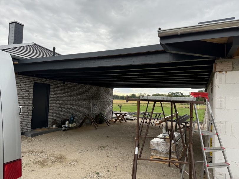 Carportbau und Dacheindeckung Nebengebäude